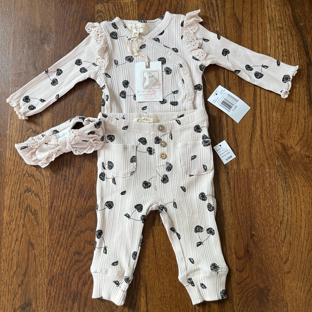 Jessica Simpson Baby’s 3 Piece Set